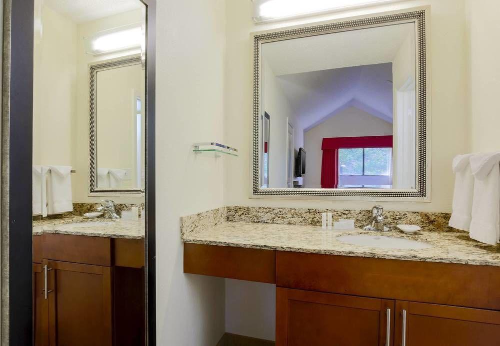 By Marriott Atlanta Cumberland/galleria 3* Smyrna