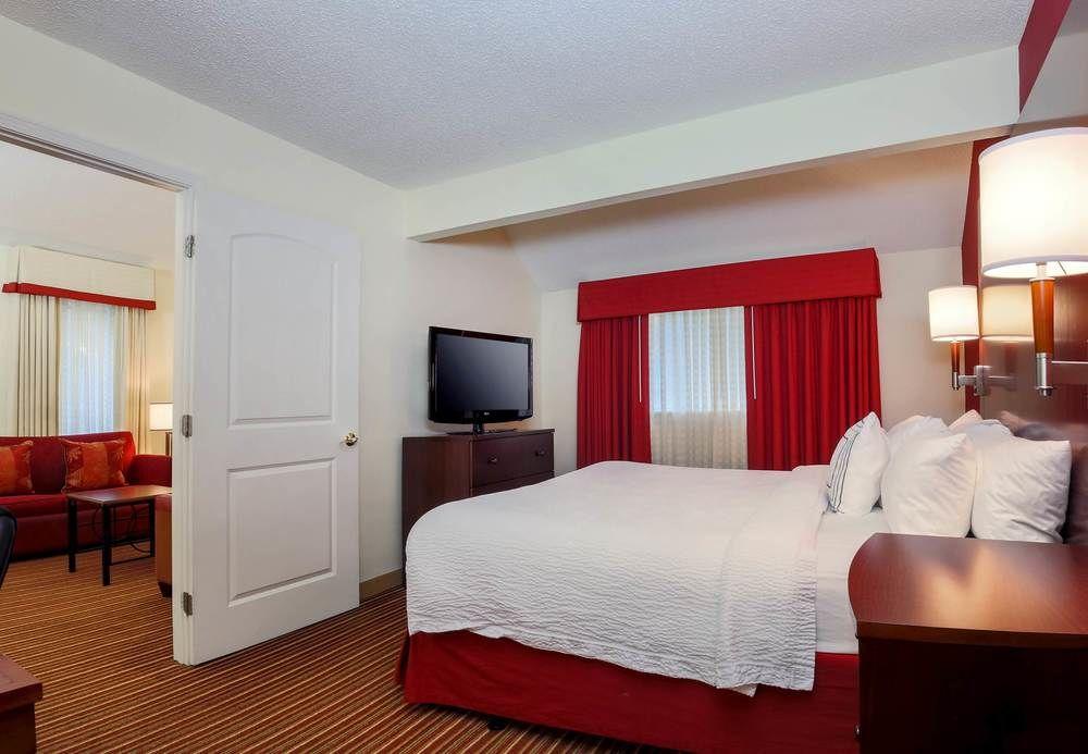 By Marriott Atlanta Cumberland/galleria 3* Smyrna