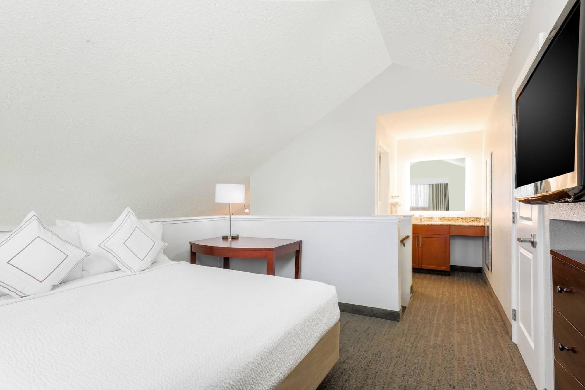 By Marriott Atlanta Cumberland/galleria Hotel