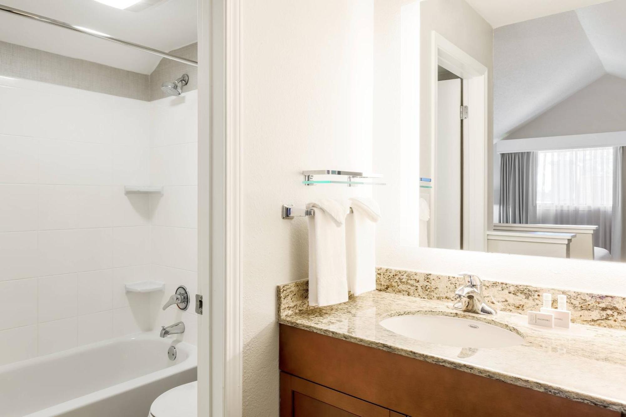 By Marriott Atlanta Cumberland/galleria 3*