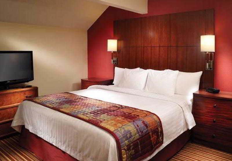 By Marriott Atlanta Cumberland/galleria 3*